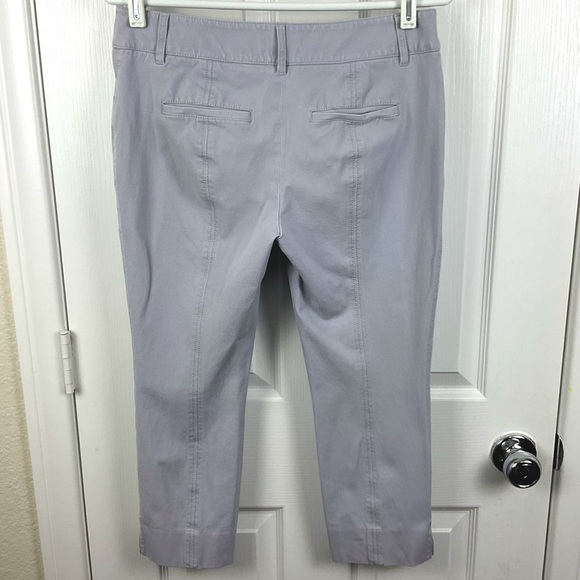 Pre-Owned White House Black Market Women’s Light Gray Crop Leg Pants, Size 4 - Picture 2 of 10